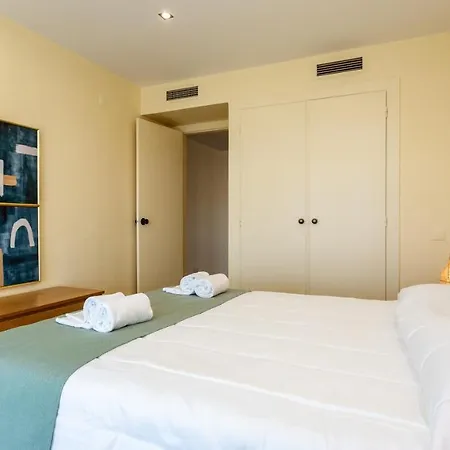 Divine Marina W/ Pool & Garden By Lovelystay Apartment *