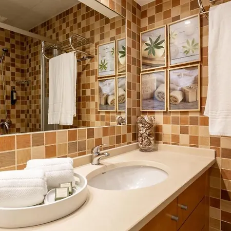 Apartament Divine Marina W/ Pool & Garden By Lovelystay