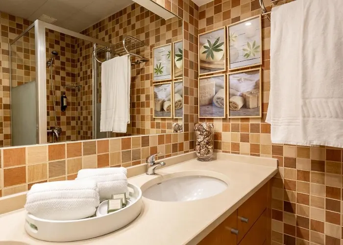 Apartament Divine Marina W/ Pool & Garden By Lovelystay