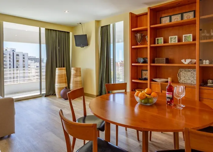 Divine Marina W/ Pool & Garden By Lovelystay Apartament